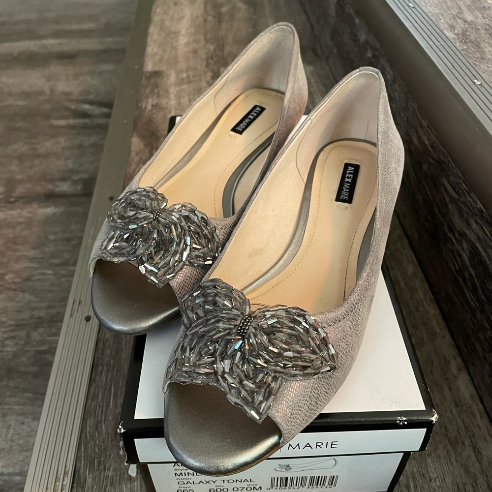 Alex Marie Mindee Size 7 low heel sparkly wedge